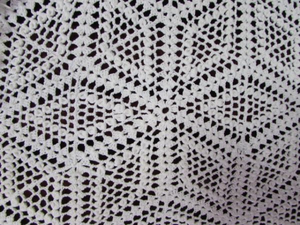 STUNNING VINTAGE/ANTIQUE STAR PATTERN WITH FRINGE CROCHET FULL/QUEEN BED SPREAD