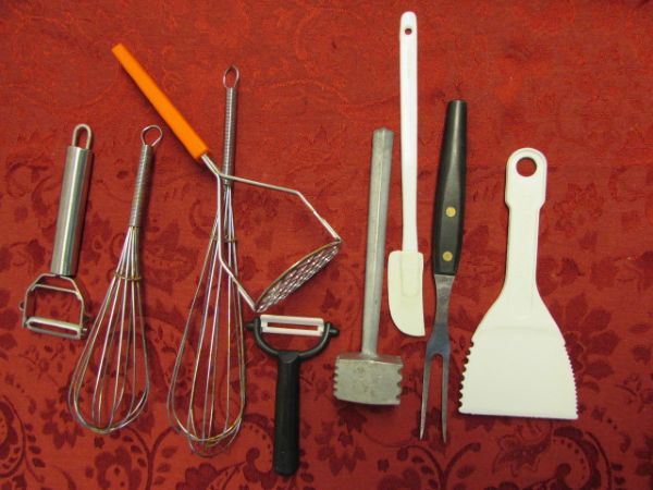 EVERY KITCHEN UTENSIL UNDER THE SUN!  WOOD/METAL/PLASTIC UTENSILS,GRIZZLY PAWS, KNIVES, ELECTRIC BREAD SLICER/CARVER, VINTAGE EBILSKIVERS PAN & SO MUCH MORE!