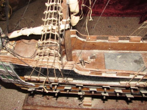  HUGE WOODEN FRAGATA ESPANOLA SIGLO XVIII 90 CANNON SHIP MODEL