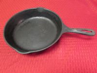 WAGNER WARE CAST IRON SKILLET
