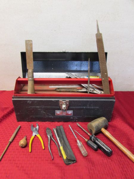 EXCELLENT MASTER MECHANIC PROFESSIONAL TOOL BOX WITH TOOLS