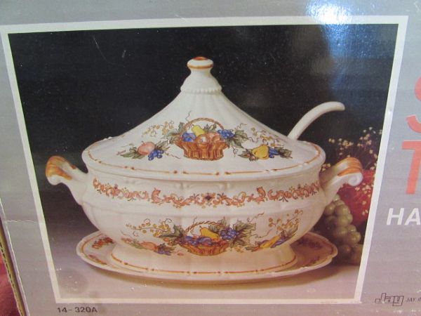 HAND PAINTED CERAMIC SOUP TUREEN