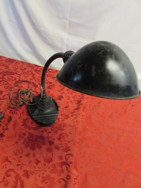 VINTAGE EAGLE GOOSENECK INDUSTRIAL DESK LAMP