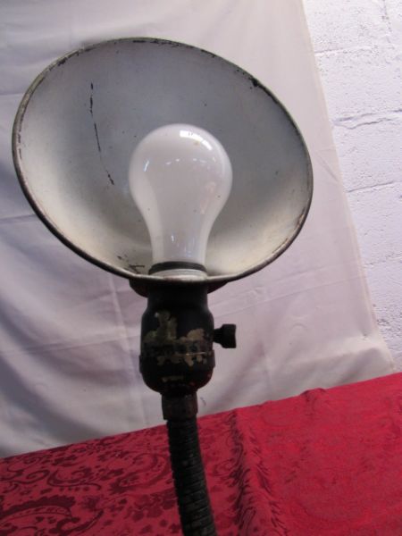 VINTAGE EAGLE GOOSENECK INDUSTRIAL DESK LAMP