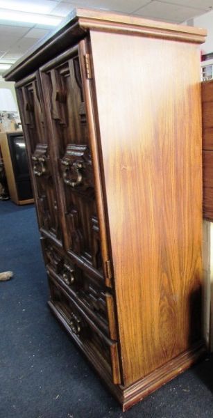 VERY HANDSOME WARDROBE WITH LOTS OF STORAGE SPACE