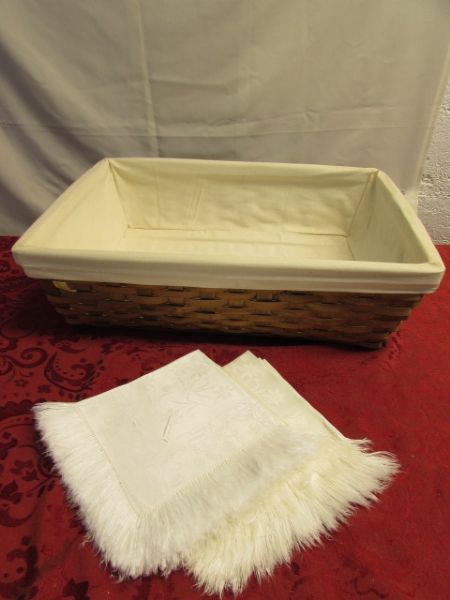 BEAUTIFUL LINED BASKET FULL OF VINTAGE TABLE LINENS
