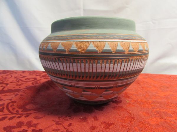 TRADITIONAL   HAND MADE & SIGNED NAVAJO ETCHED RED CLAY MEDICINE BOWL
