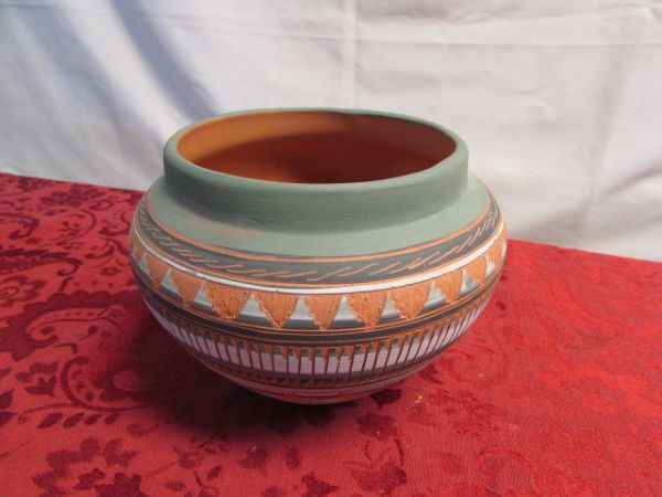 TRADITIONAL   HAND MADE & SIGNED NAVAJO ETCHED RED CLAY MEDICINE BOWL
