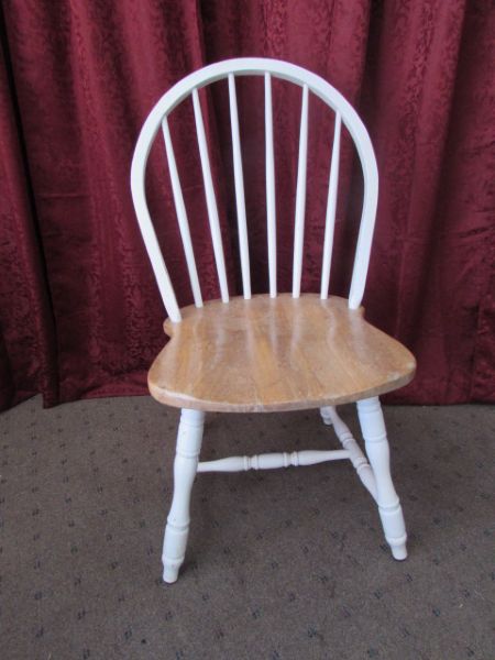 WINDSOR STYLE WOOD CHAIR