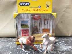 BREYER STABLE MATE "MYSTERY FOAL SURPRISE" SET.