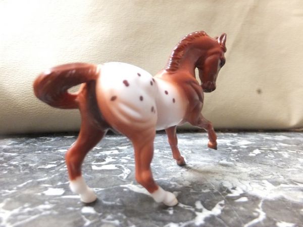 BREYER STABLE MATE MYSTERY FOAL SURPRISE SET.
