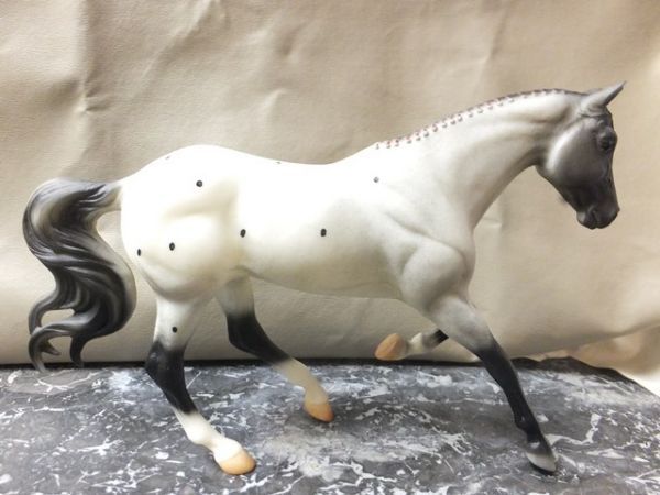 BREYER TRADITIONAL SCALE MODEL HORSE, GREY APPALOOSA SPORT HORSE