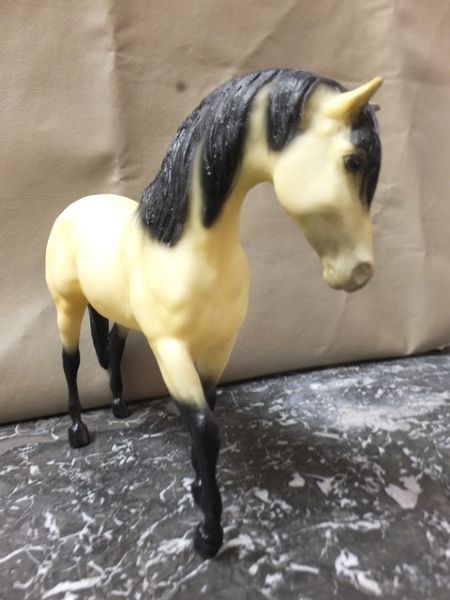 BREYER TRADITIONAL SCALE HORSE FUGIR CACADOR, LIMITED EDITION