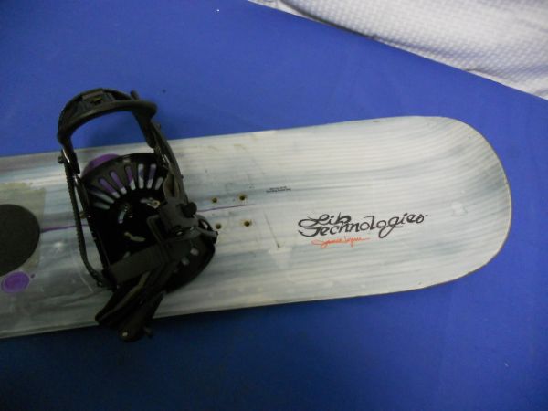 AN AWESOME TECHNOLOGIES SNOW BOARD