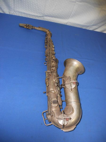 VINTAGE KING SAXAPHONE BY H.M. WHITE