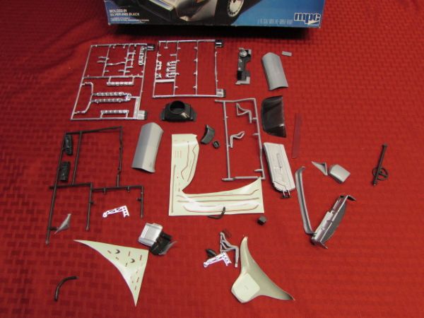 AWESOME 10TH ANNIVERSARY MODEL FIREBIRD KIT LARGE 1/16 SCALE