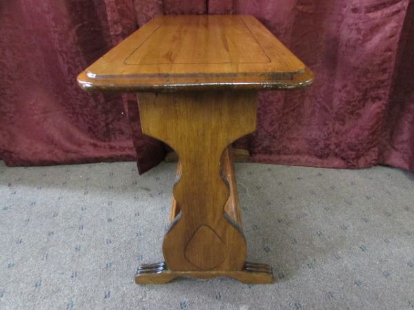 SMALL & STURDY ALL WOOD TABLE WITH MAGAZINE/BOOKSHELF