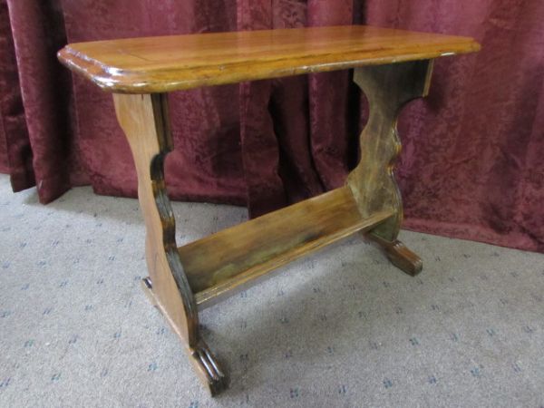 SMALL & STURDY ALL WOOD TABLE WITH MAGAZINE/BOOKSHELF