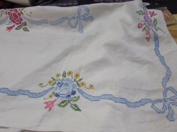 VINTAGE HAND EMBROIDERED TABLECLOTH
