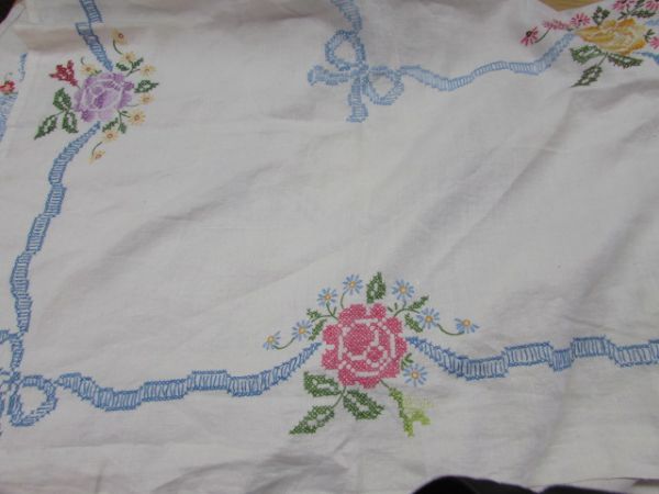 VINTAGE HAND EMBROIDERED TABLECLOTH