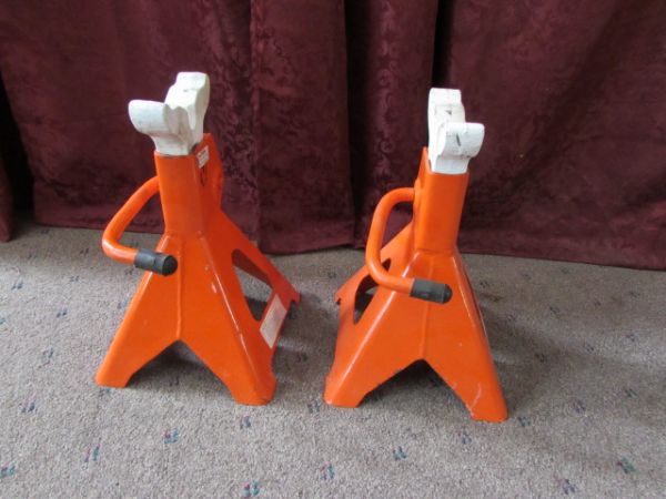 HEAVY DUTY JACK STANDS AND CABLE TYPE TIRE CHAINS
