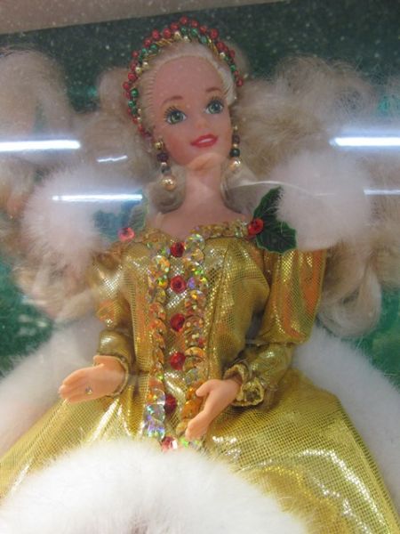 1994 HAPPY HOLIDAY BARBIE IN GOLD GOWN, NIB