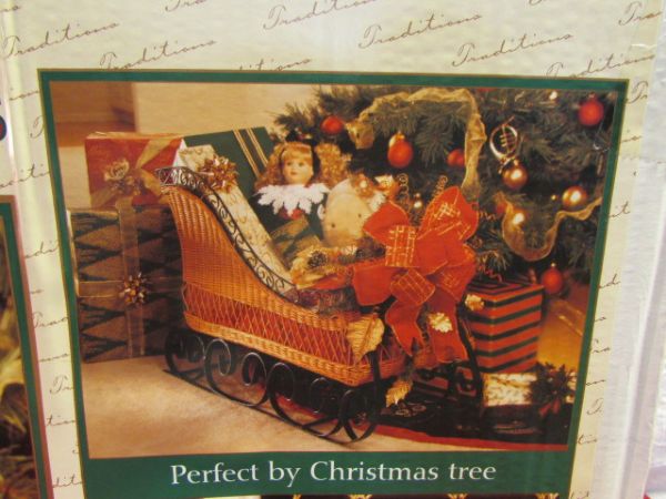 SANTA'S SLEIGH - OLD FASHIONED HOLIDAY SLEIGH WITH DECORATIVE BOW NEW IN BOX!