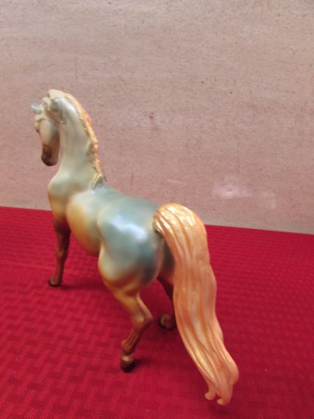 BREYER TRADITIONAL SIZE MODEL HORSE - PERHAPS THIS IS A PRINCESS' HORSE.