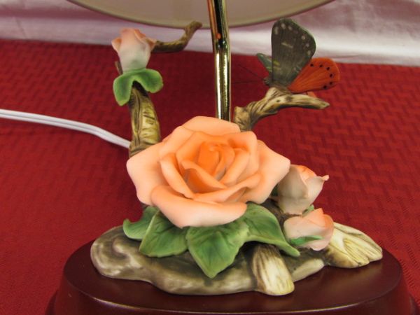PRETTY PORCELAIN ROSE & BUTTERFLY TABLE LAMP & MIRRORED JEWELRY DISPLAY BOX