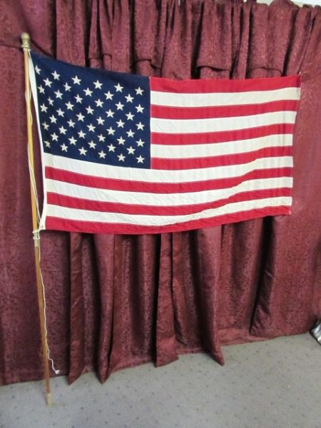 BEAUTIFUL  UNITED STATES FLAG KIT INCLUDES POLE