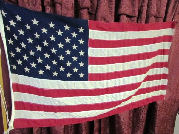 BEAUTIFUL  UNITED STATES FLAG KIT INCLUDES POLE