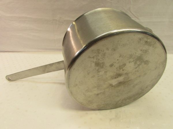 VINTAGE NAVY STAINLESS STEEL, 7.5 QT. COOK POT