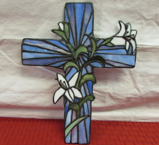NEW IN BOX AROMATHERAPY AIR DIFFUSER & TIFFANY STYLE STAINED GLASS CROSS