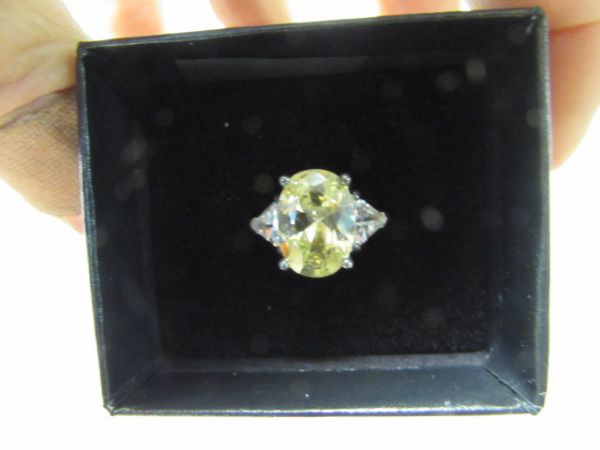 DESIGNER CANARY CZ, STERLING SILVER RING.  NEW IN BOX