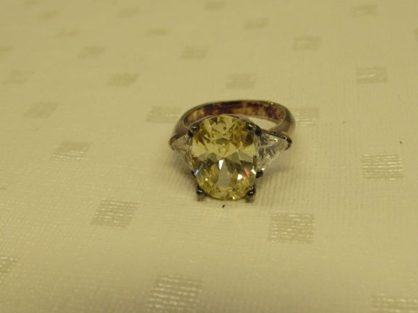 DESIGNER CANARY CZ, STERLING SILVER RING.  NEW IN BOX