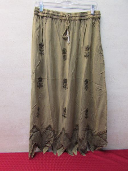 NEW-OPENED FOR PICTURES DESIGNER LUXURY SKIRT & TOP