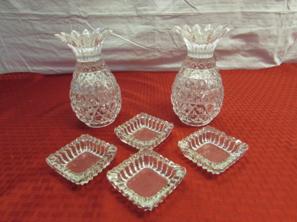 MATCHING VINTAGE GLASS PINEAPPLE CANDLESTICK HOLDERS & 4 DRAGON TOOTH DISHES