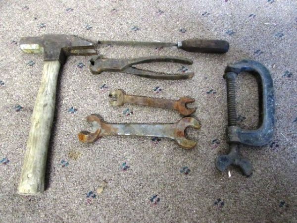 VINTAGE TOOL LOT!!! CRESCENT TOOL CO NAIL PULLER 4FT LEVEL PRYBARS AND MORE