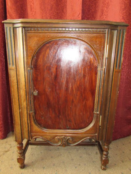 LOVELY ANTIQUE MAJESTIC ALL WOOD CABINET 