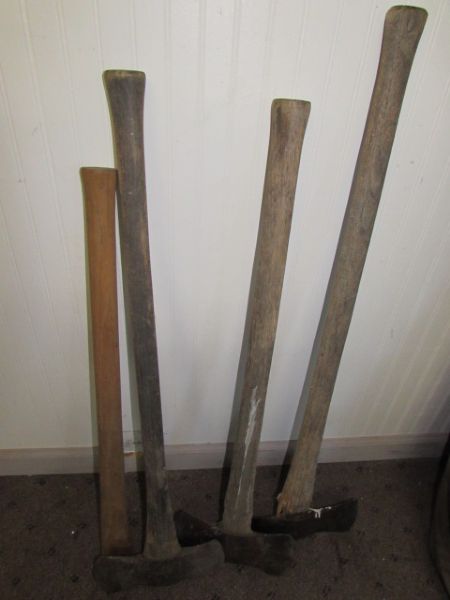 THREE VINTAGE DOUBLE HEADED AXES PLUS SPARE WOOD HANDLE 