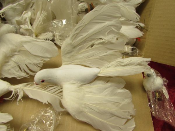 BOX OF DOVE ORNAMENTS WITH REAL FEATHERS - THOMAS PACONNIE CLASSICS