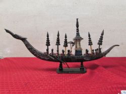 CIRCA 1950S BLACK HORN HAND CARVED CHINESE DRAGON BOAT