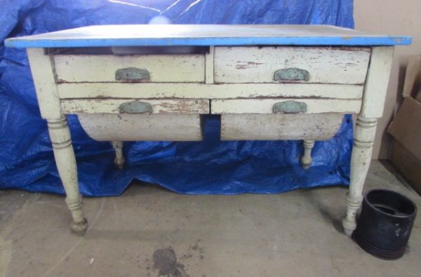HOOSIER WITH 2 NARROW DRAWERS & TWO DRY GOODS BIN