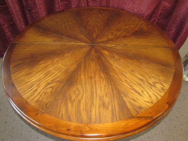 LIKE NEW, BEAUTIFUL & VERY STURDY ALL WOOD DINING TABLE