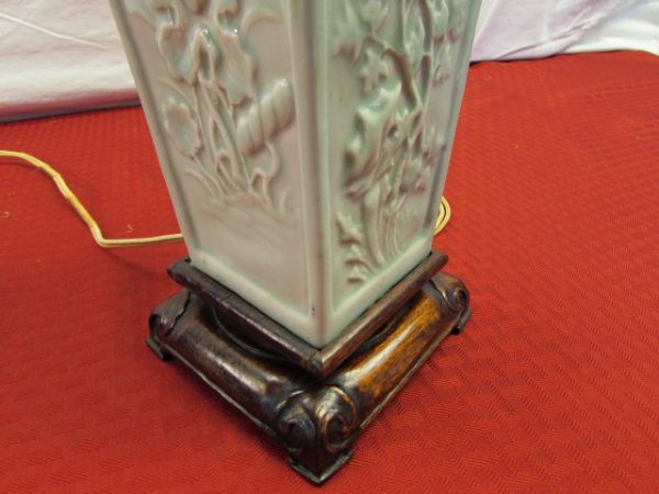 VINTAGE/ANTIQUE ASIAN STYLE PORCELAIN VASE  LAMP W/ CARVED WOOD BASE