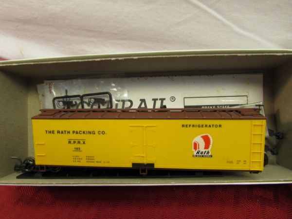 MODEL TRAINS - HO SCALE, SOME NEW IN BOX & MORE