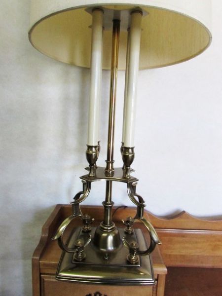 ELEGANT HEAVY BRASS TABLE LAMP