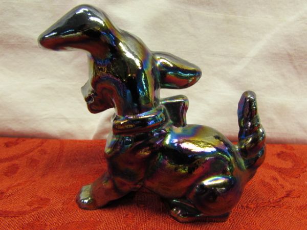VINTAGE CARNIVAL GLASS DOG & KITTIES TO CHASE