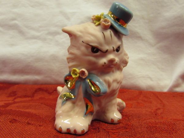 VINTAGE CARNIVAL GLASS DOG & KITTIES TO CHASE