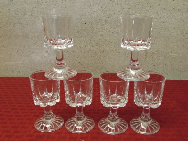 MULTIPLE PIECES OF BEAUTIFUL VINTAGE CARNIVAL GLASS  & CRYSTAL STEMWARE